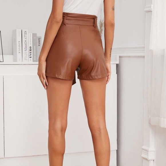 Brown Leather high waisted shorts - Picture 3 of 3